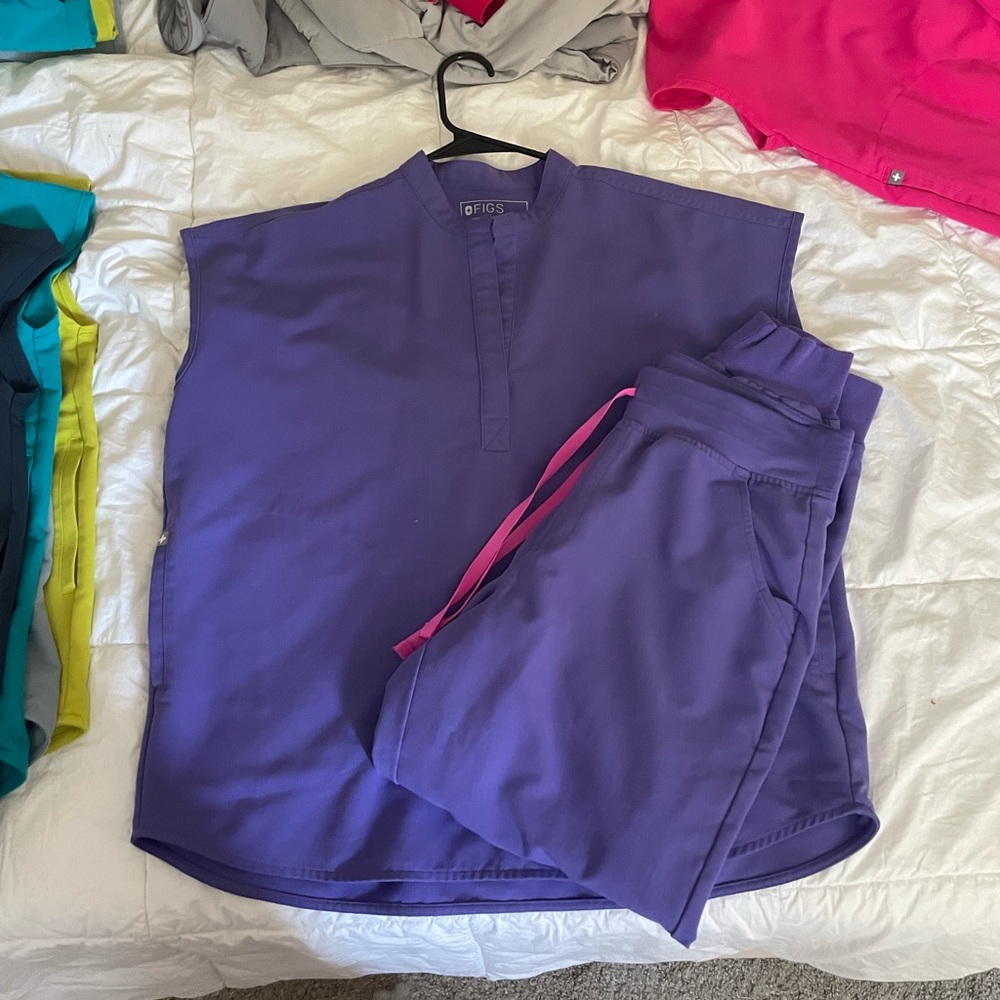 Figs Amethyst Scrubs
